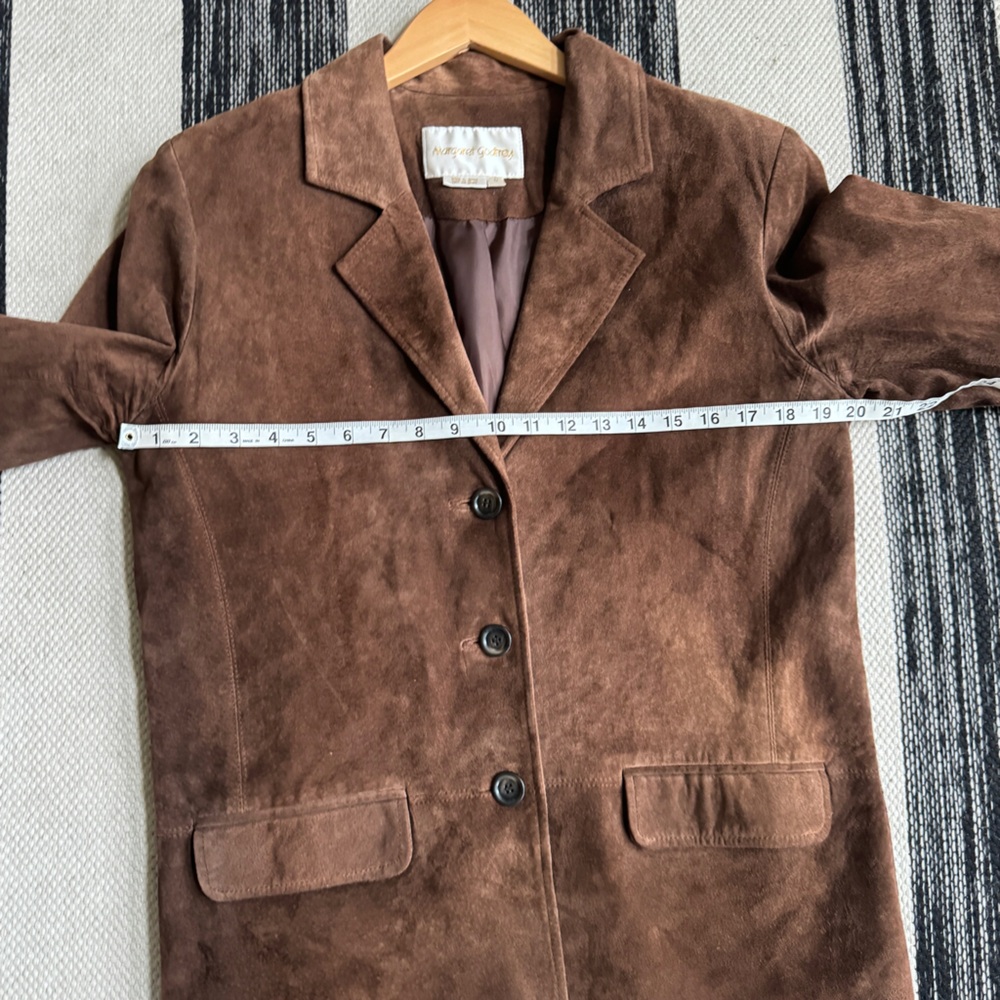 Margaret Godfrey Brown Garment - Picture 10 of 13